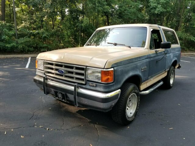 1987 Blue Ford Bronco SUV