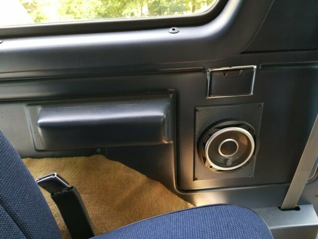 1987 Blue Ford Bronco SUV