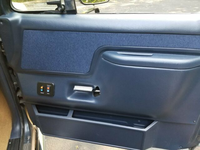 1987 Blue Ford Bronco SUV