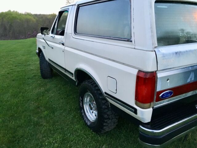 1987 White Ford Bronco SUV