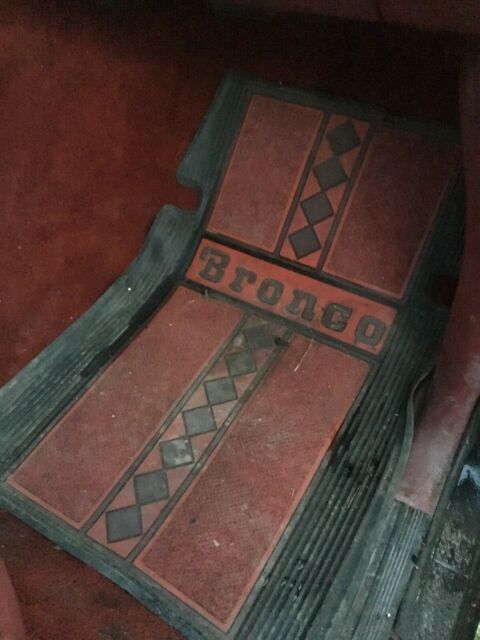 1987 White Ford Bronco SUV