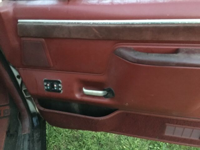 1987 White Ford Bronco SUV