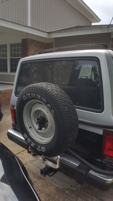 1987 Blue/Silver Ford Bronco II SUV