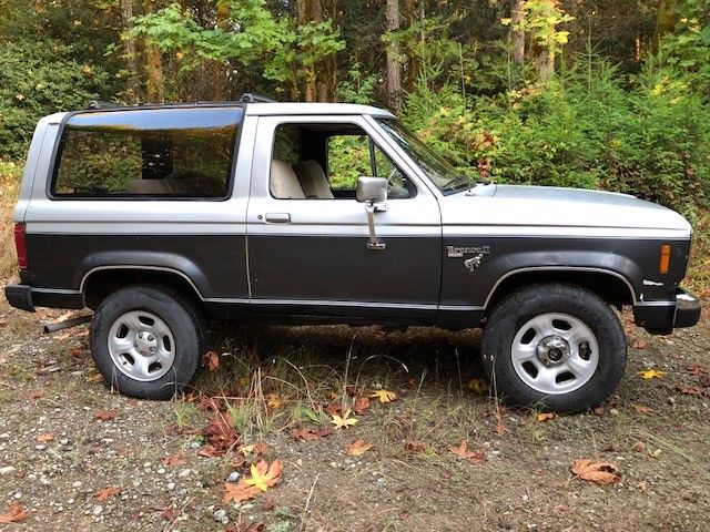 1987 Silver Ford Bronco II SUV