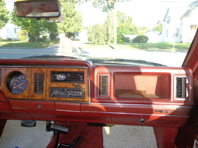 1987 Cream/Red Ford Bronco II SUV