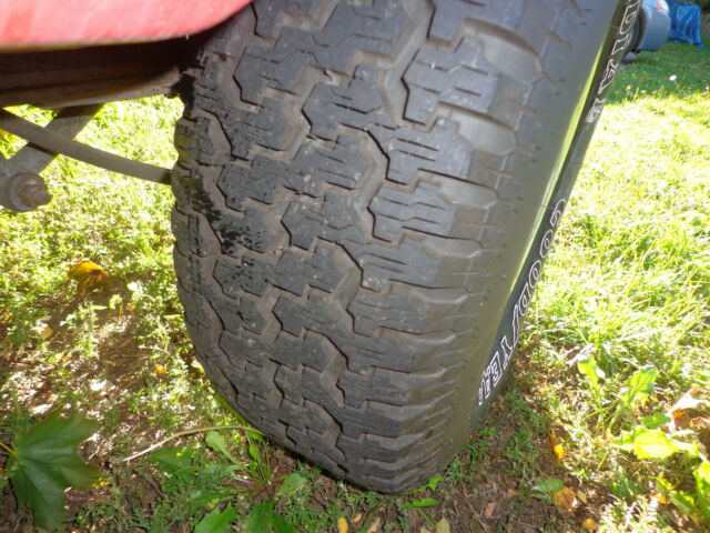 1987 Cream/Red Ford Bronco II SUV