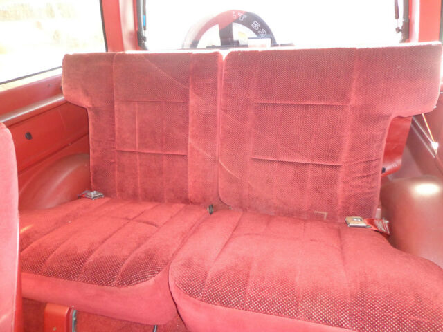 1987 Cream/Red Ford Bronco II SUV