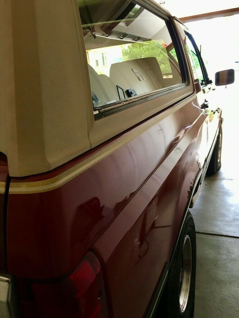 1987 Two-tone Ford Bronco SUV