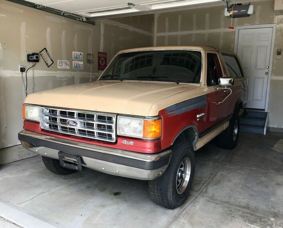 1987 Two-tone Ford Bronco SUV