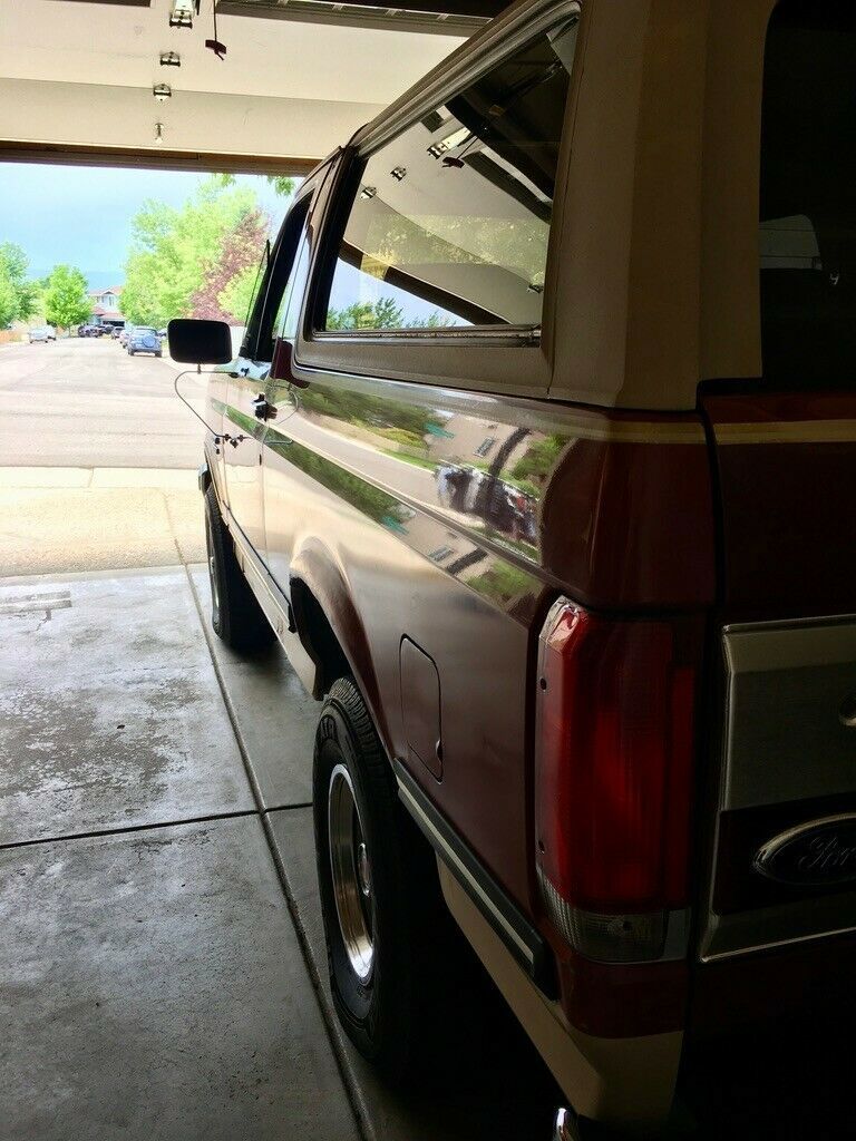 1987 Two-tone Ford Bronco SUV