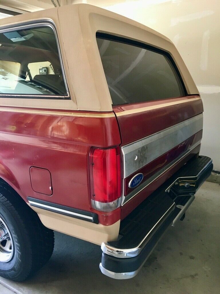 1987 Two-tone Ford Bronco SUV