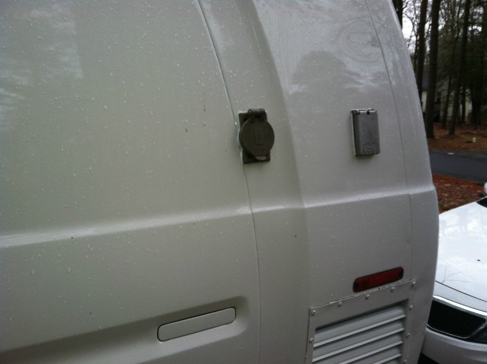 1987 White Ford E-Series Van extended van