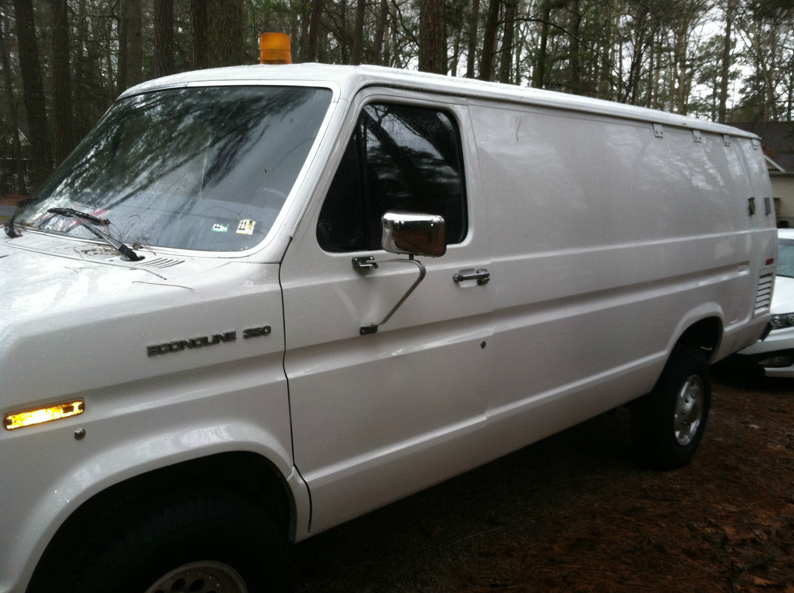 1987 White Ford E-Series Van extended van