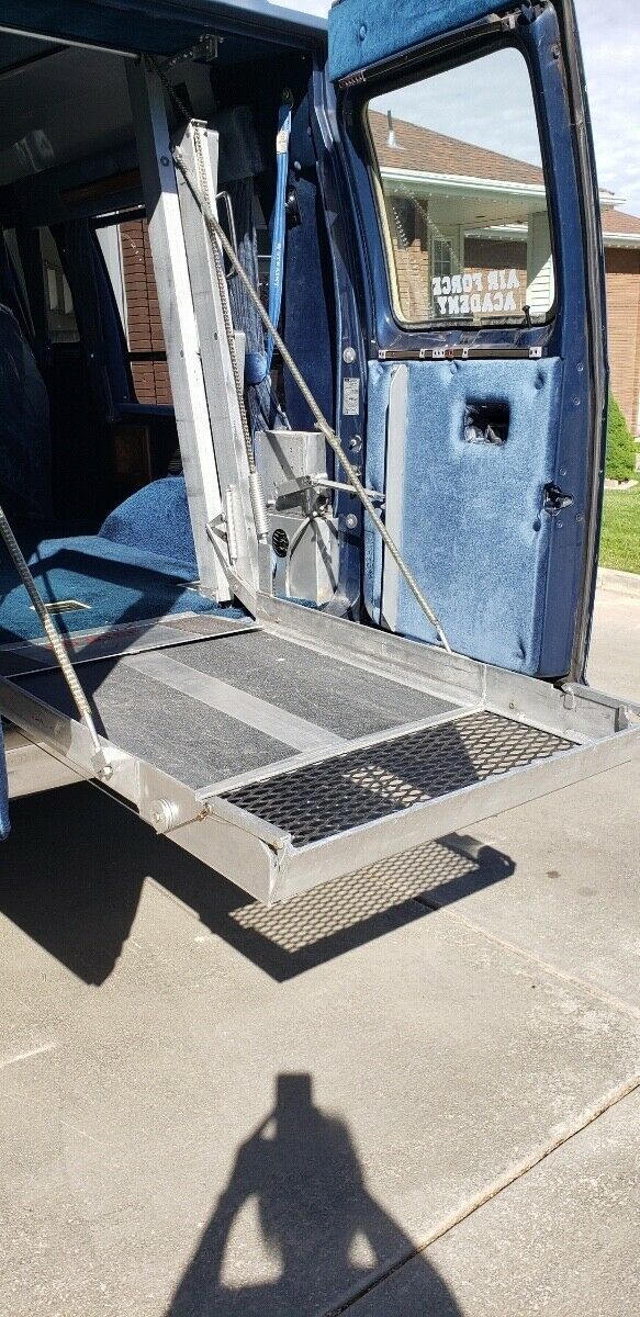 1987 Ford E-Series Van Extended Passenger Van