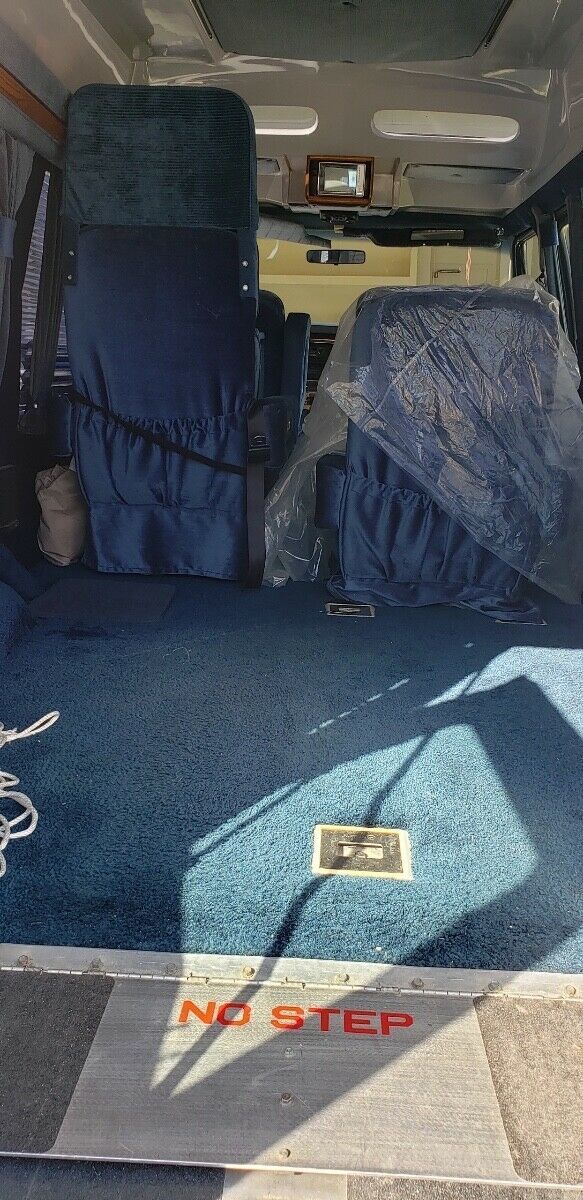 1987 Ford E-Series Van Extended Passenger Van