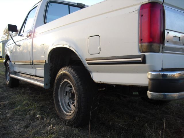 1987 White Ford F-150
