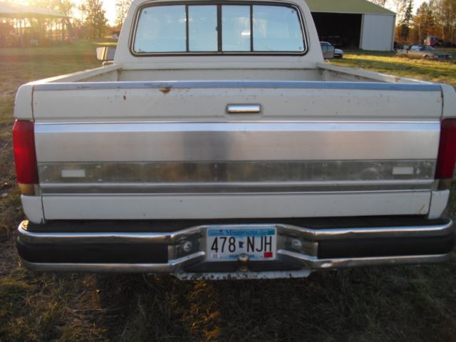 1987 White Ford F-150