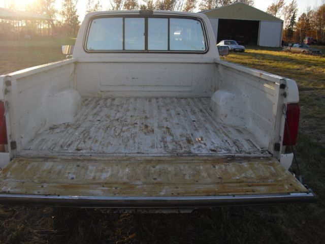 1987 White Ford F-150