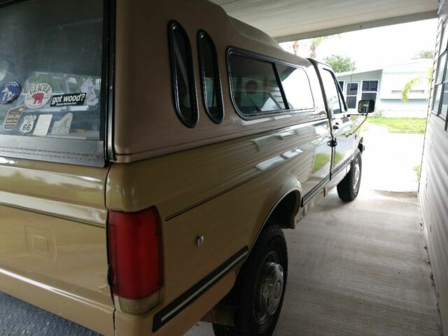 1987 Tan Ford F-250 Crew Cab Pickup