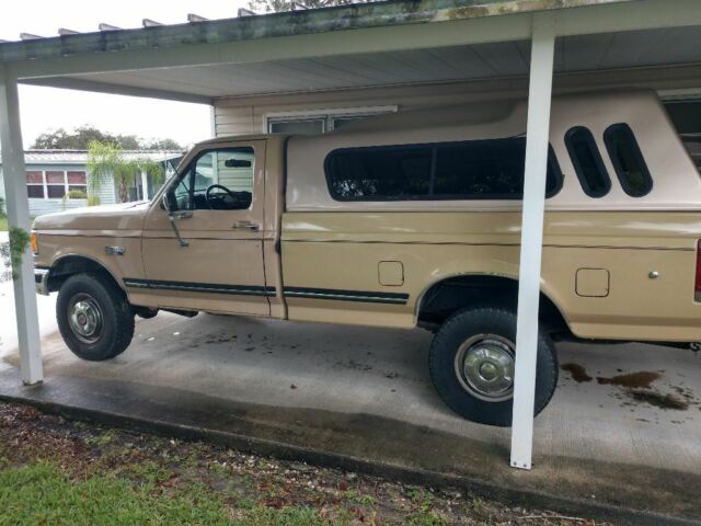 1987 Tan Ford F-250 Crew Cab Pickup