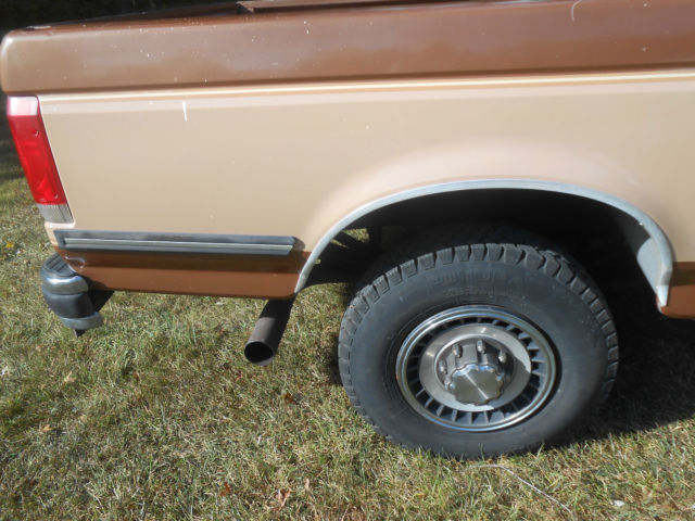1987 Brown/Beige Ford F-250 Standard Cab Pickup