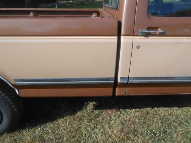1987 Brown/Beige Ford F-250 Standard Cab Pickup
