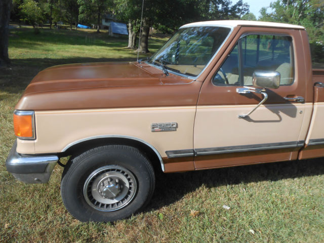 1987 Brown/Beige Ford F-250 Standard Cab Pickup
