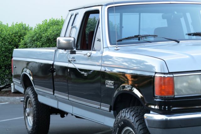1987 Silver/Black Ford F-250 Extended Cab Pickup