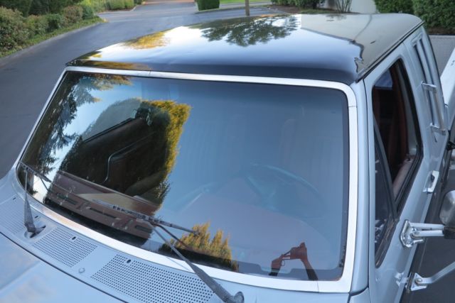 1987 Silver/Black Ford F-250 Extended Cab Pickup