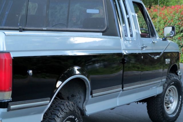1987 Silver/Black Ford F-250 Extended Cab Pickup