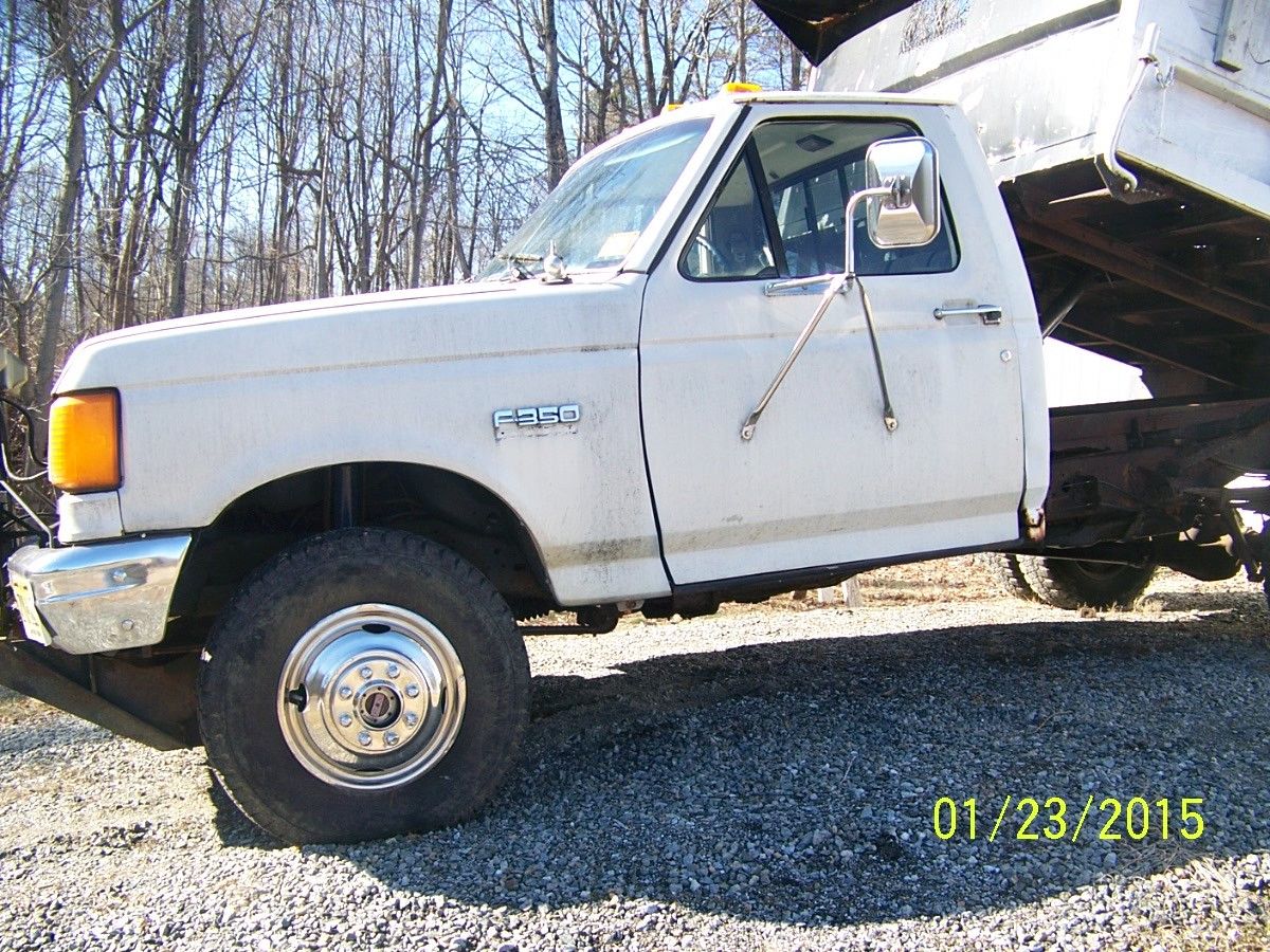 1987 White Ford F-350 Single cab with Dump