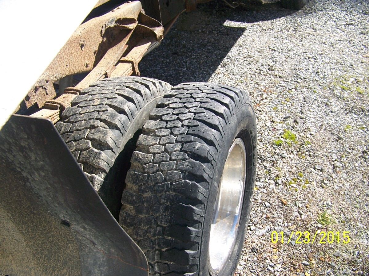 1987 White Ford F-350 Single cab with Dump
