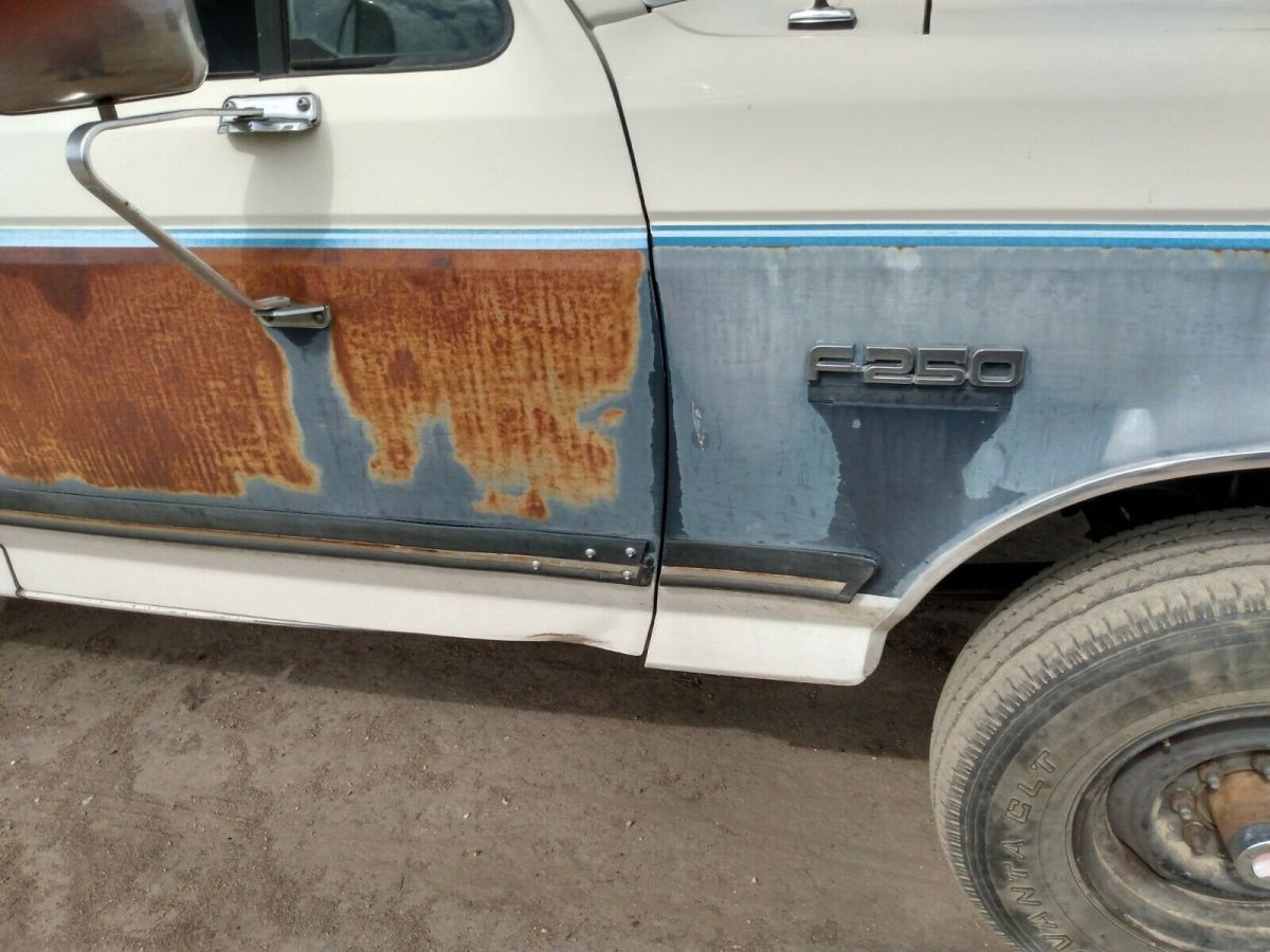 1987 White Ford F-250