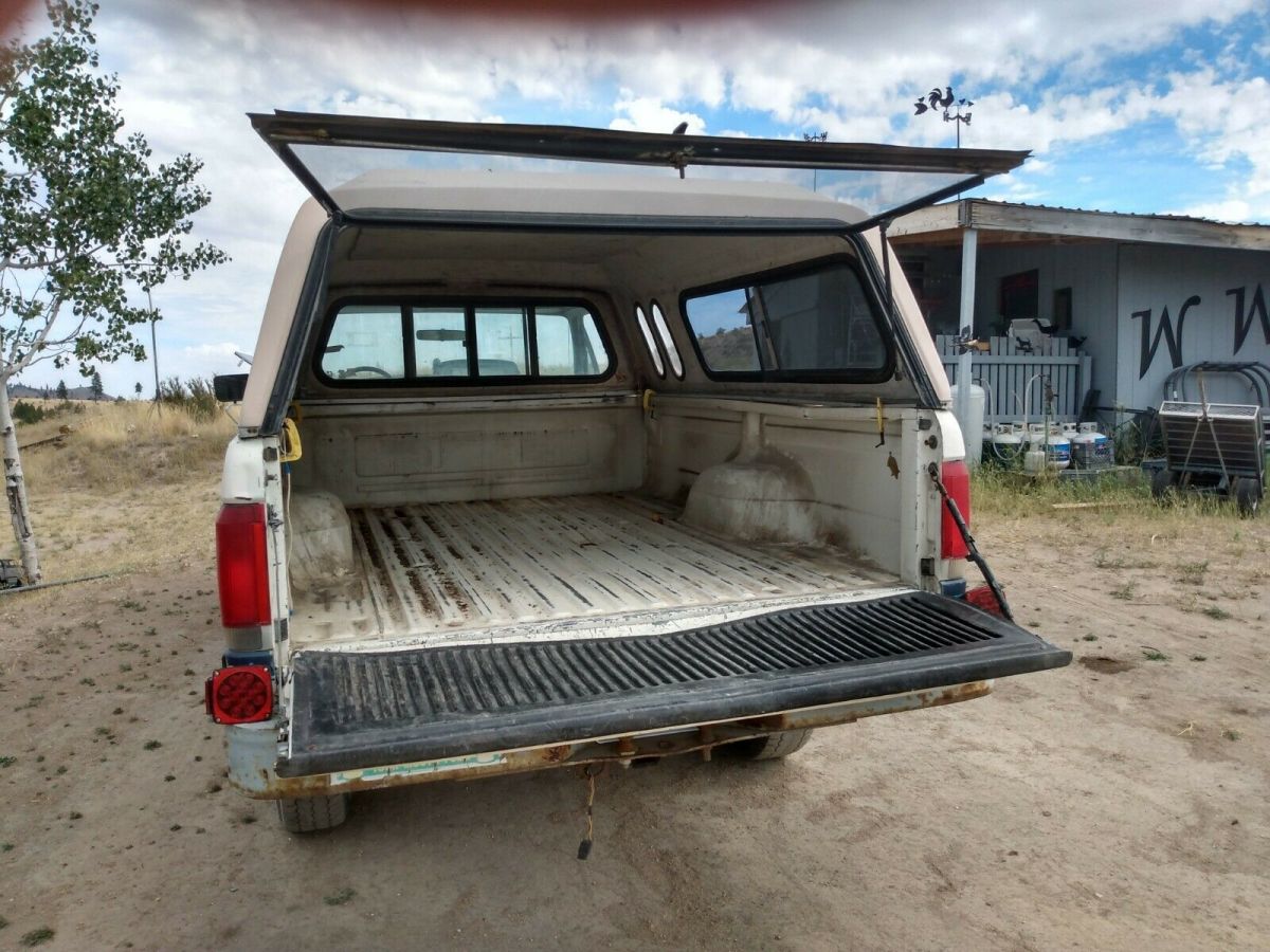 1987 White Ford F-250