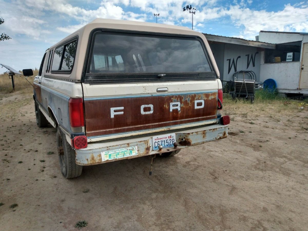 1987 White Ford F-250