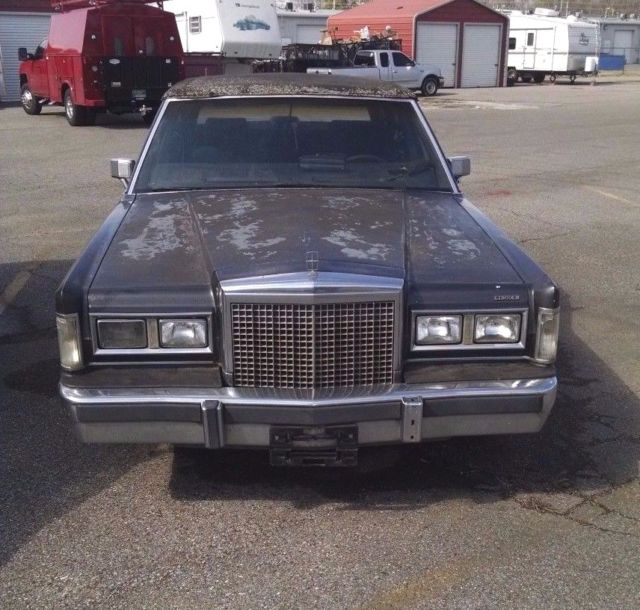 1987 Gray Lincoln Town Car 4 DOOR SEDAN