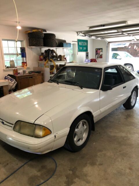 1987 White Ford Mustang Coupe