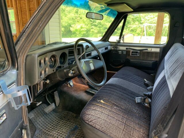 1987 Black Chevrolet C/K Pickup 1500 Standard Cab Pickup