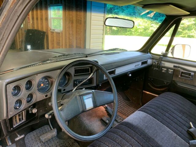 1987 Black Chevrolet C/K Pickup 1500 Standard Cab Pickup
