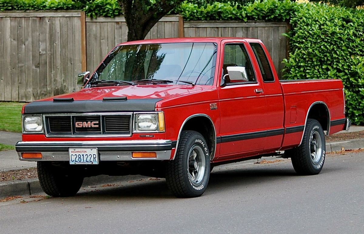 1987 Red GMC S15 Extended Cab Pickup