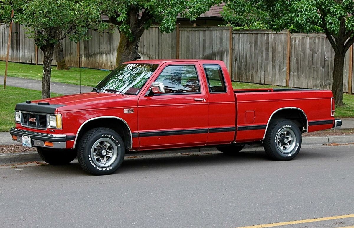 1987 Red GMC S15 Extended Cab Pickup