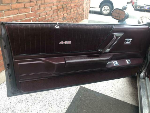 1987 Silver Oldsmobile 442 Coupe