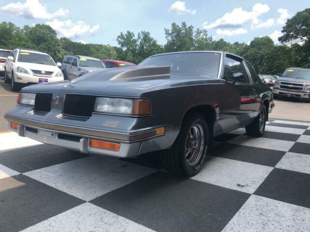 1987 Silver Oldsmobile 442 Coupe