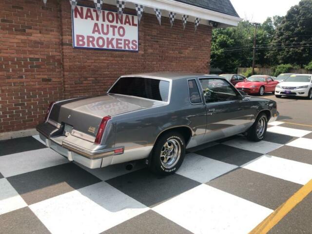 1987 Silver Oldsmobile 442 Coupe