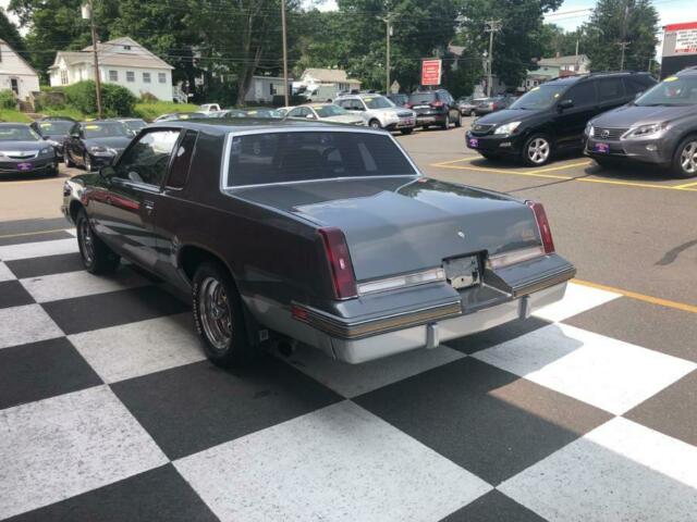 1987 Silver Oldsmobile 442 Coupe