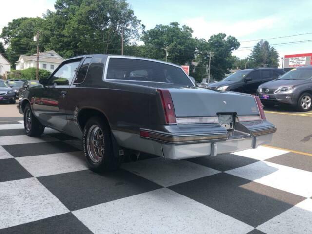 1987 Silver Oldsmobile 442 Coupe