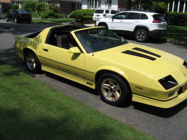 1987 Yellow Chevrolet Camaro