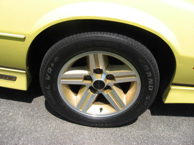 1987 Yellow Chevrolet Camaro