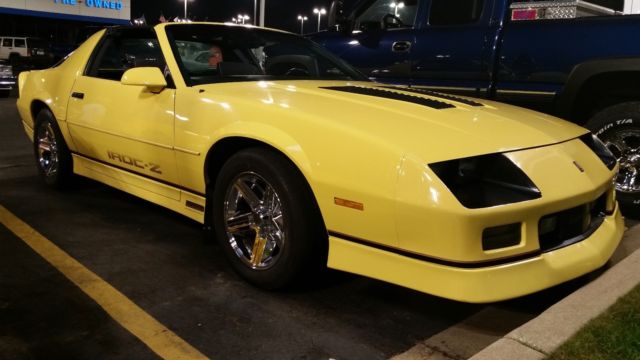1987 Yellow Chevrolet Camaro