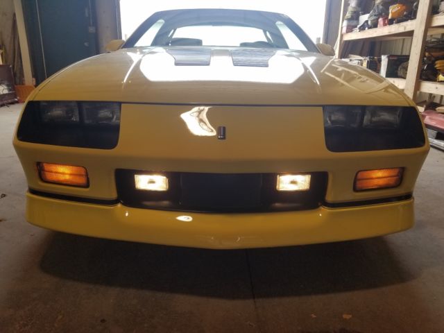 1987 Yellow Chevrolet Camaro